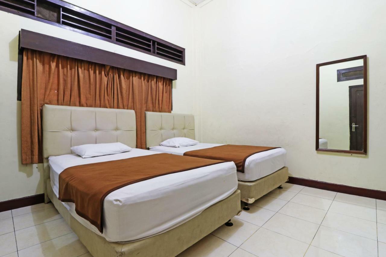 Borneo Hostel Jakarta Exterior photo